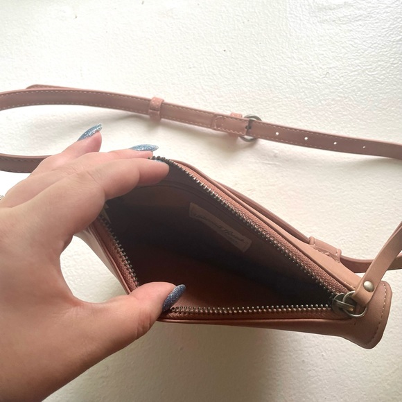 Universal Thread Light Pink Half-Moon Fanny Pack/Belt Bag - Picture 5 of 6